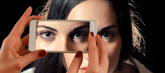 ¿Por qué nos vemos feos en las fotos? Según la ciencia 9 neurita psicologia neuromarketing