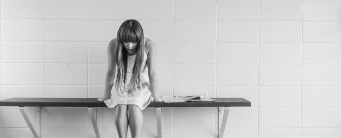 worried girl 413690 1280 1 • Neurita | Blog de Psicología